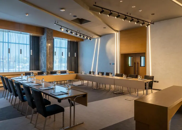 Al Khoory Courtyard Hotel